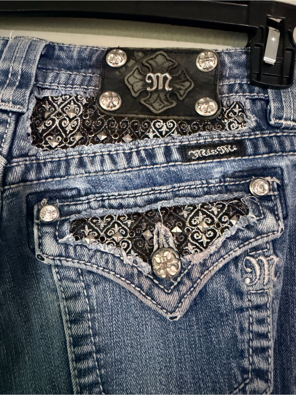 Gorgeous Vintage Miss Me Boot Jeans Bling Embellished Pockets 32-1/2” Inseam